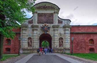 Петропавловская крепость Петровские ворота